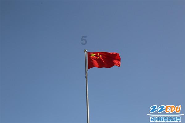 别再盯着巴以了!普京万没料到一幕出现,马克龙这次摊上大事